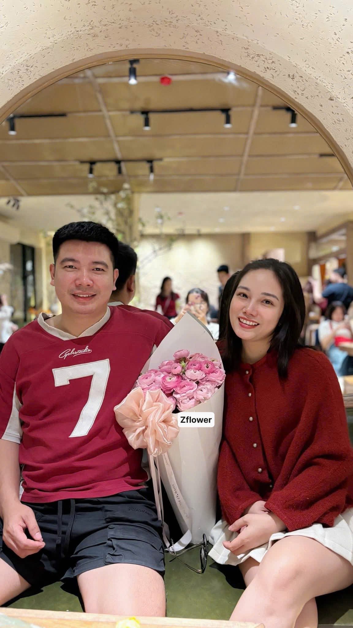 Khách hàng cặp đôi Zflower